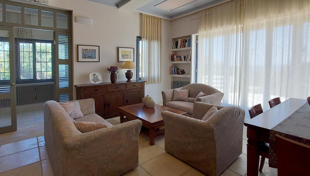 Appartamento Thealia Karefilianá Esterno foto